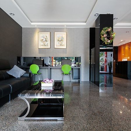 O House Hotel Kaohsiung Esterno foto